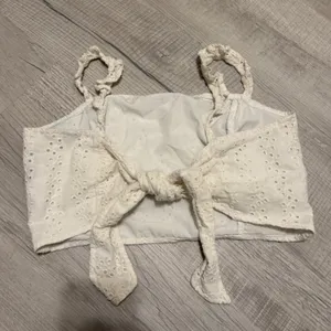 Hollister Cropped White Eyelet Tank Top Tie Closure‎ Hippie Peasant Bohemian thumbnail 4
