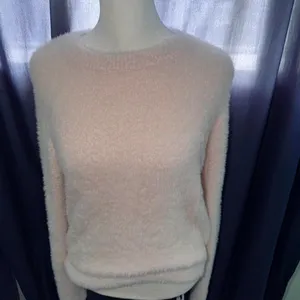 Aritzia Sunday Best Kitten Sweater Light Pink Size Medium NWOT thumbnail 2