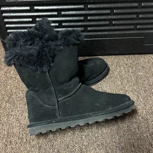 BearPaw Black Suede Boots thumbnail 1
