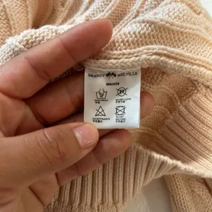 Brandy Melville Cable Knit V-Neck Cropped Sweater Blush Pink One Size thumbnail 8
