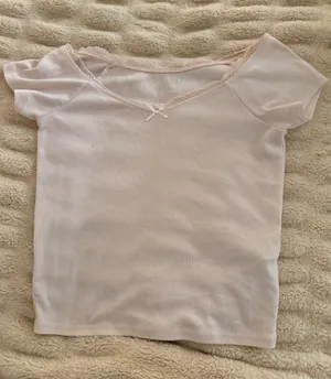 Hollister Lace Off-The-Shoulder thumbnail 1