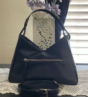 Elegant Black Handbag thumbnail 1