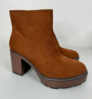 Torrid Brown Chunky Heel Platform Ankle‎ Boots Size 9.5 Wide thumbnail 1
