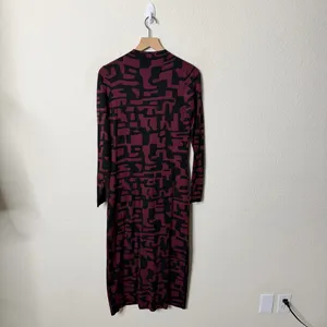 NWT Sweaty Betty Black Long Sleeve Jersey Knit Graphic Sweater Midi Dress Size 8 thumbnail 4