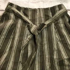 Forever 21 Striped Crop Top & Paper Bag Shorts Set thumbnail 6