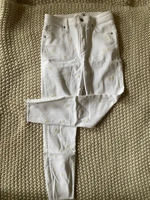 Abercrombie White Jeans thumbnail 2