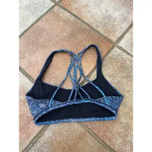 Lululemon sports bra size 4 thumbnail 2