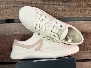 Women’s neutral Sperry thumbnail 2