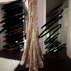 Jovani prom dress 22314 gold and silver sequin vneck open back Size 00 thumbnail 6
