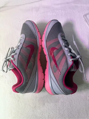 Nike Women’s Gray and Pink Athletic Sneakers thumbnail 8