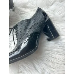 Franco Sarto Maze heeled oxfords in black patent leather and dark grey size 7.5 thumbnail 2
