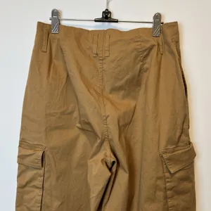 A New Day Women’s Khaki Wide Leg Cargo Pants Size 8 thumbnail 7