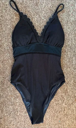 Old navy Black One-Piece Swimsuit with Scallop Trim thumbnail 1