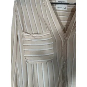 Abercrombie & Fitch Women Beige White Striped Knot Front Button Down Shirt Med thumbnail 7
