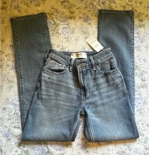 Hollister Co. High Rise Straight Jeans Size 00R #highrise #straight thumbnail 3