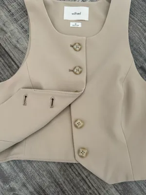aritzia wilfred cropped vest  thumbnail 6