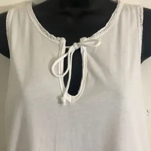 Abercrombie & Fitch sleeveless white top thumbnail 2