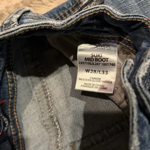 Silver Jeans Co Suki Mid Boot Distressed Super Stretch Jeans W28 L33 Medium Wash thumbnail 4
