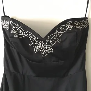 Black Strapless Floral Print Dress thumbnail 3