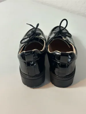 Journee Collection Black Patent Leather Oxford Chunky Heel Preppy Loafers Size 7 thumbnail 6