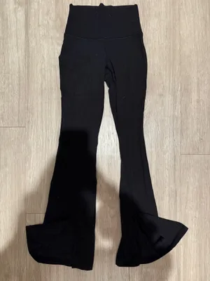 Aritzia Leggings TNA Flare High-Rise thumbnail 1