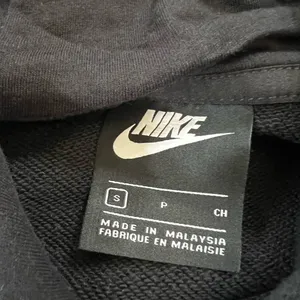 GUC NIKE Sportswear Swoosh French Terry Hoodie thumbnail 6