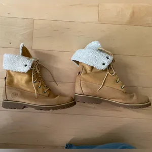 Timberland Women's Linden Woods Waterproof Fold-Down Winter Boots thumbnail 3