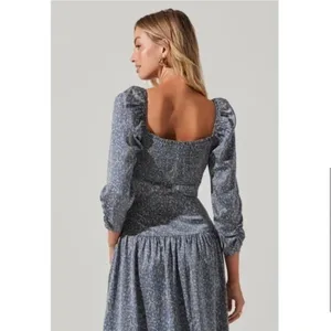 ASTR Puff Sleeve Sweetheart Neck Boho Satin Dress Blue Floral Size Small NWT thumbnail 5