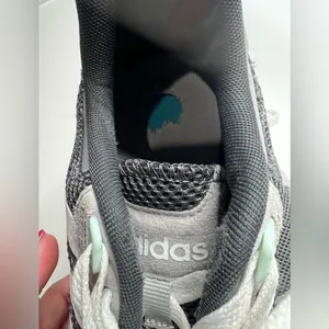 Women’s adidas low top cloud foam running shoes size 7.5 thumbnail 4