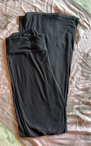Black yoga pants thumbnail 1