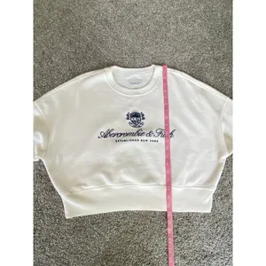Abercrombie & Fitch Embroidered Logo Cream Cropped Sweatshirt - Small thumbnail 5