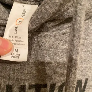 The Office Kelly Kapoor‎ New Years Resolution Gray Hoodie M thumbnail 4