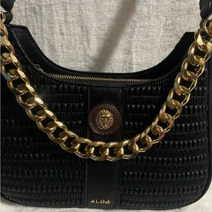 Aldo Black Textured Faux Leather Shoulder Bag Chunky Chain Detail and Lion Logo thumbnail 3