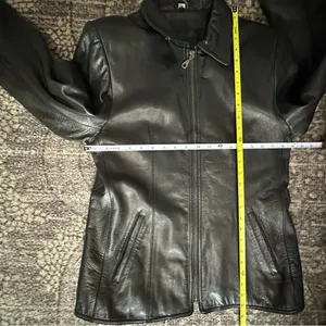 Tuskany Vintage Women’s Size M Black Leather Jacket thumbnail 7