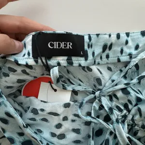 CIDER Blue Spot Leopard Print Drawstring Split Maxi Skirt‎ Large thumbnail 8