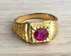 Vintage Gold Tone Ring Size 8.25 thumbnail 1