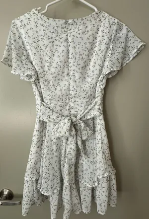 Francesca's Floral Romper thumbnail 2