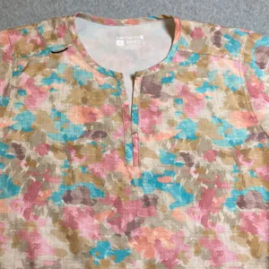 Carhartt Scrub Top Women's Size L Multicolor Abstract Camo Modern Fit V-Neck EUC thumbnail 3