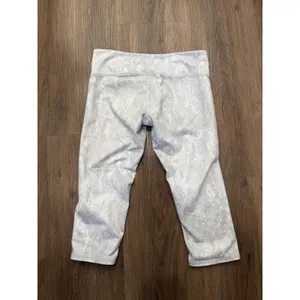 Alo Yoga Womens White Grey Snakeskin Print Cropped Leggings Size M RN 87370 thumbnail 3