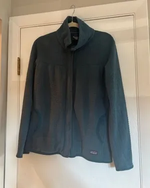 Patagonia woman's green fleece zipup‎ size medium thumbnail 1