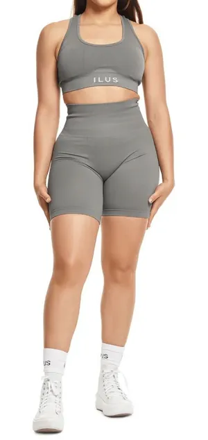 ILUS Seamlux Intensify Athletic shorts Large NWT Gray thumbnail 1