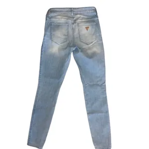 GUESS Sexy Curve Skinny Jeans Size 27 thumbnail 3