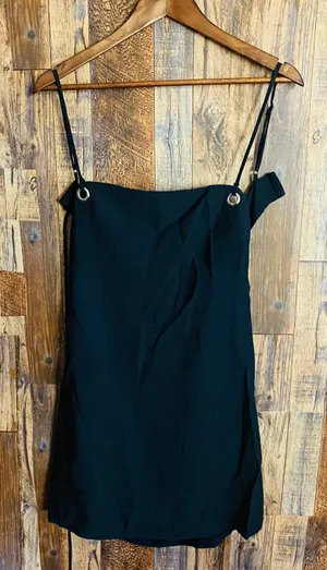 White Fox NWT  woman's black sleeveless size medium open back 100% polyester thumbnail 1