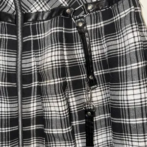 BODY RAGE SPENCERS Black and White Plaid Skirt Coffin Zipper Pull EUC Size Large thumbnail 4