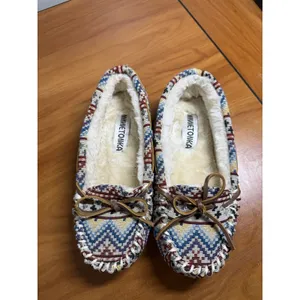 Minnetonka Cally Mosaic Tapestry Slippers Moccasins Shoes Slip On Southwestern 6 thumbnail 2