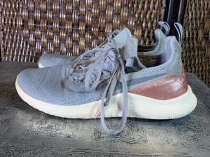 Nike Women’s Free TR 8 Premium 8 Sneakers Size 7.5 thumbnail 1