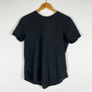 Lululemon Women's Love Crew Neck Short Sleeve Tee Shirt Solid Black Medium thumbnail 1