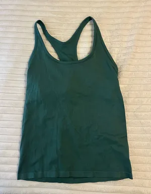 DICK'S Sporting Goods Athletic top thumbnail 1