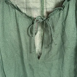 Abercrombie & Fitch puff sleeve blouse,‎ deep green sheer women’s size small thumbnail 3