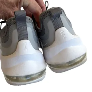 EUC Nike Air Max Axis Running Shoes Grey Size 8.5 thumbnail 6